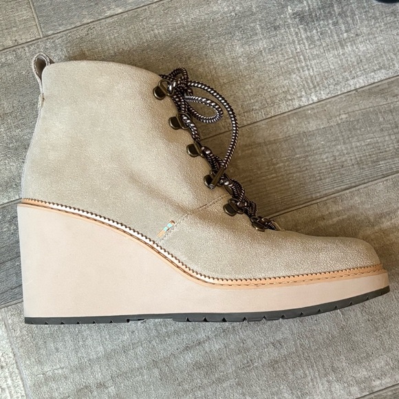 TOMS Womens Melrose Nubuck Ankle Wedge Booties - size 7.5 - Picture 3 of 15